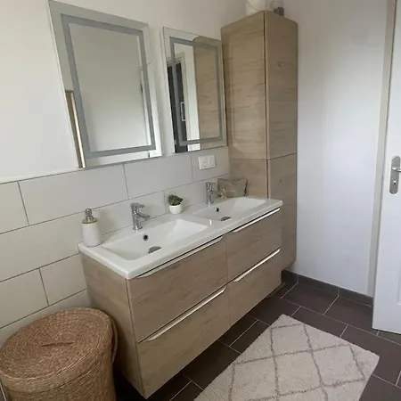 Maison Familiale, Emplacement Ideal *