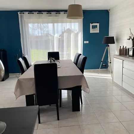 Maison Familiale, Emplacement Ideal Aigneville
